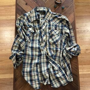 Authentic wester plaid pearl snap!